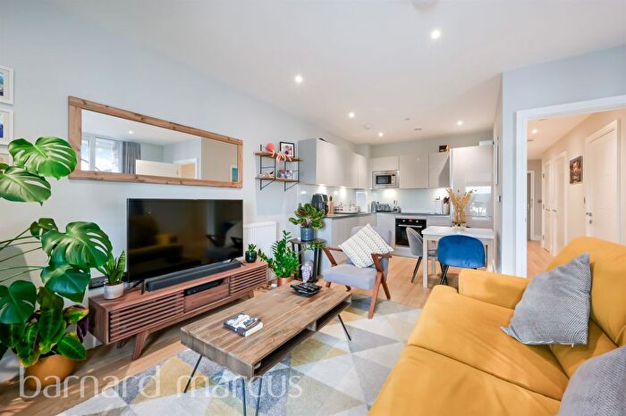 1 Bedroom Flat For Sale In Greyhound Parade, London, SW17