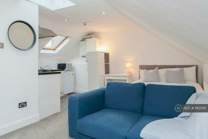 Studio To Rent In Manor Avenue, Brockley, SE4