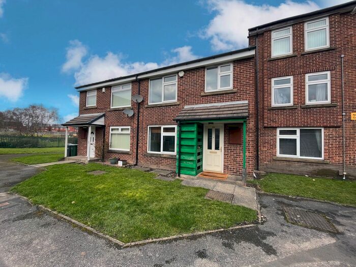 3 Bedroom Property To Rent In Broadfield Close, Tong, Bradford, BD4