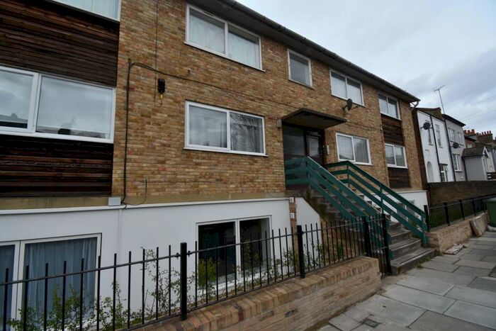2 Bedroom Flat To Rent In Saunders Road London, SE18