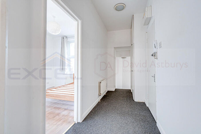 2 Bedroom Apartment To Rent In Salusbury Road, Queens Park, London, NW6