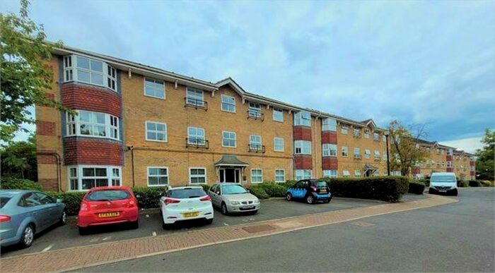 2 Bedroom Flat To Rent In The Rowans, Leigh On Sea, Leigh On Sea, SS9