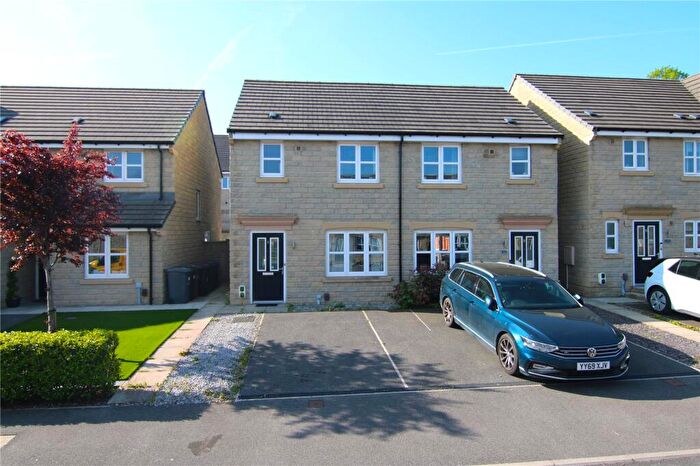 2 Bedroom Semi-Detached House For Sale In Heywood Drive, Eastburn, BD20
