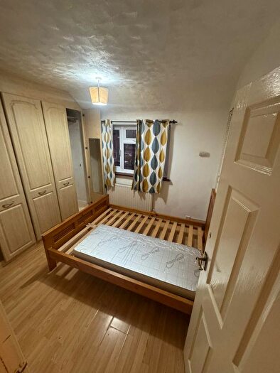 3 Bedroom Terraced House To Rent In Beam Avenue, Dagenham, RM10