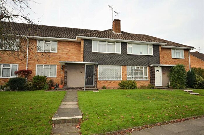 3 Bedroom Maisonette To Rent In Salmon Street, Kingsbury, London, NW9