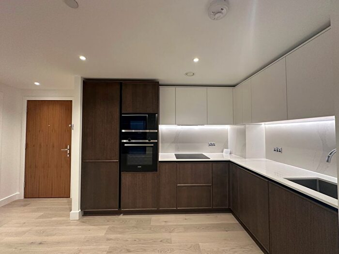 2 Bedroom Flat To Rent In Calthorpe, London, WC1X