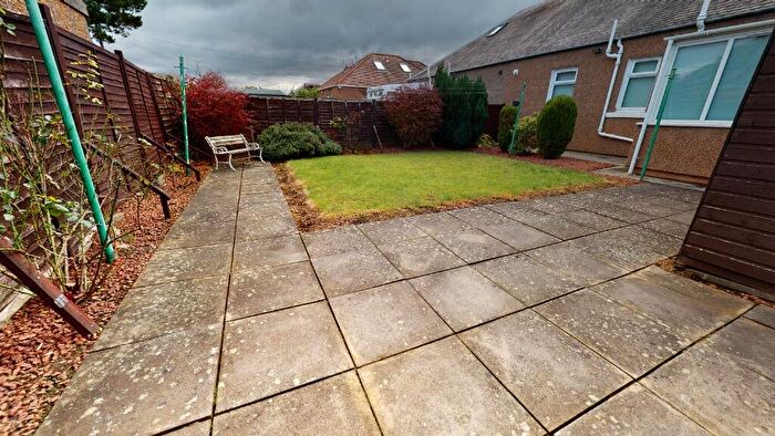 2 Bedroom Bungalow To Rent In West Craigs Avenue, Maybury, Edinburgh, EH12