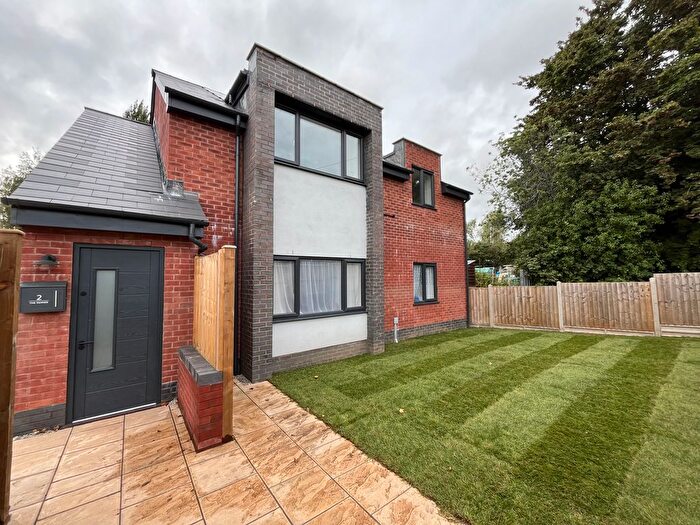 2 Bedroom Flat To Rent In Beacon Lane, Exeter, Devon, EX4