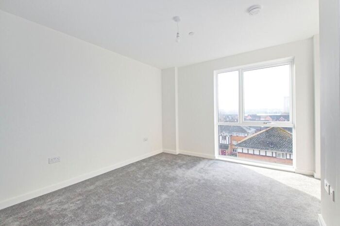 1 Bedroom Flat To Rent In Pier Way London, SE28