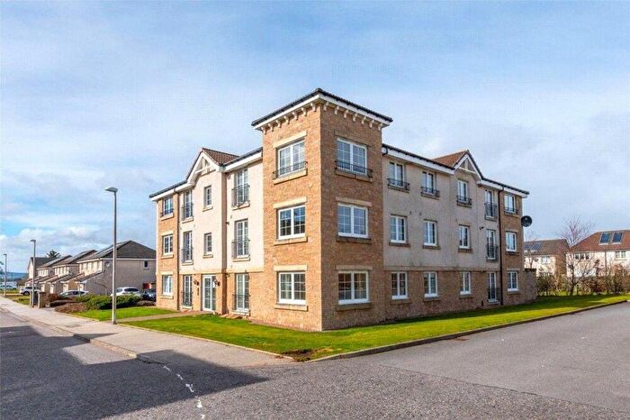 2 Bedroom Flat To Rent In Mackie Place, Top Floor, Westhill, AB32