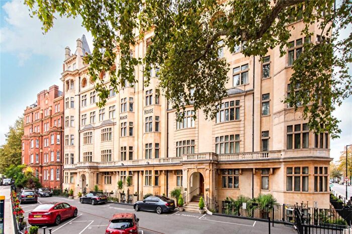 3 Bedroom Penthouse For Sale In Manor House, Marylebone, London, NW1