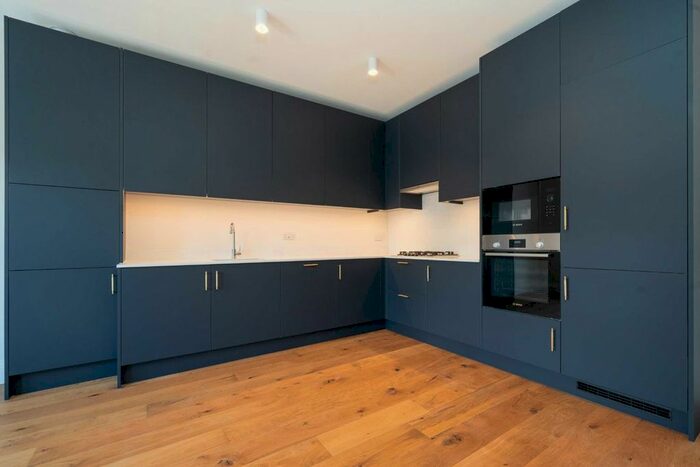 3 Bedroom Flat To Rent In Fernhead Road, London, W9