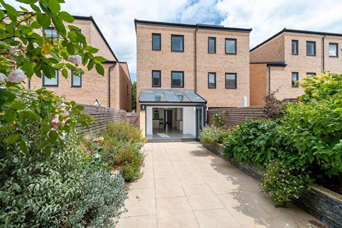 4 Bedroom Town House To Rent In Mulberry Way, Bath, BA2