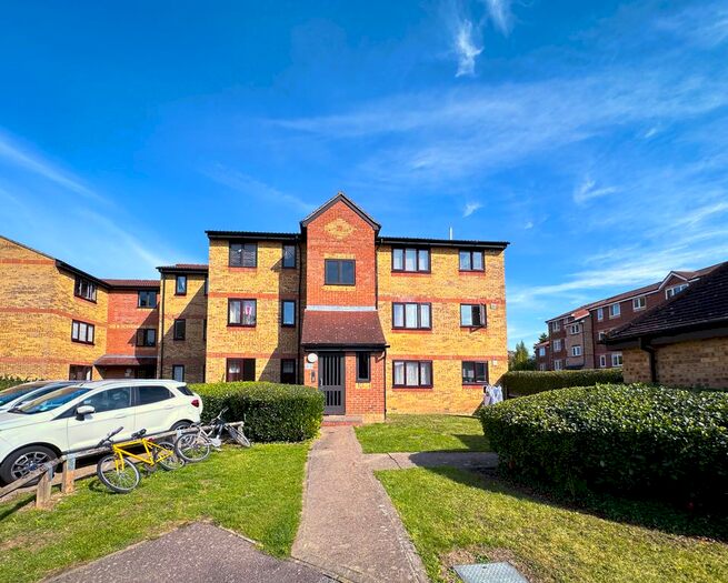 1 Bedroom Flat To Rent In Pioneer Way, Watford, WD18