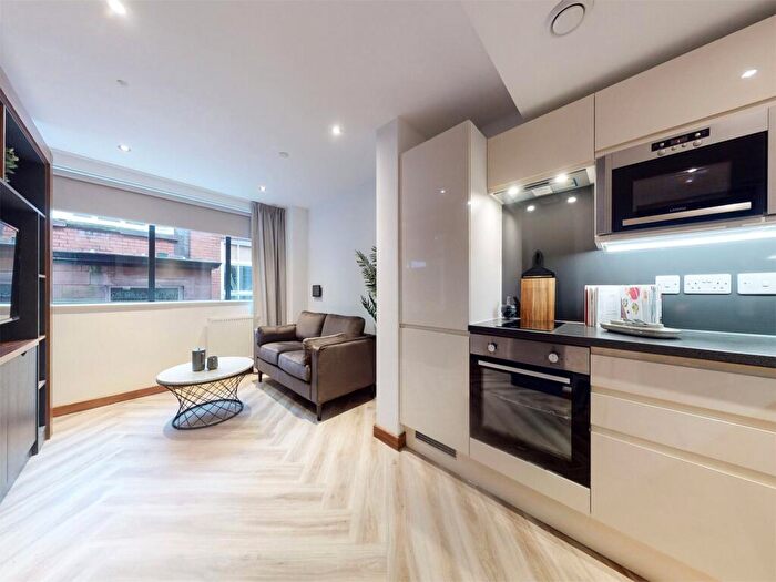 Apartment To Rent In Apt, Live Oasis Deansgate #, M2