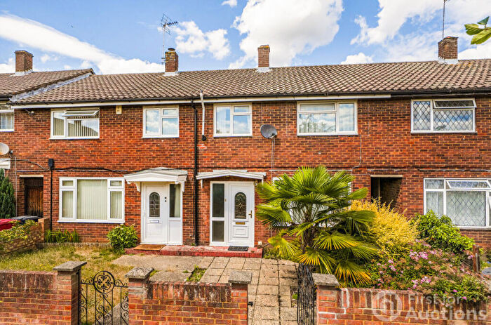 3 Bedroom Terraced House For Sale In Wordsworth Road, Slough, Berkshire, SL2