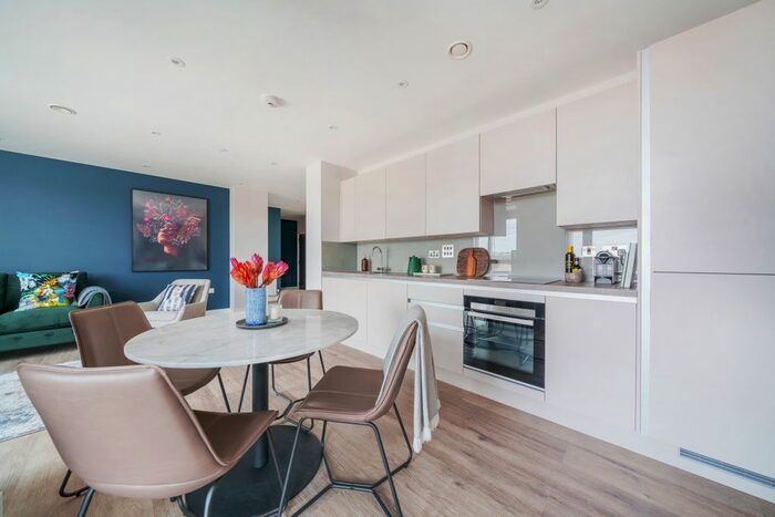 2 Bedroom Flat To Rent In Kooky Redhill, Marketfield Way Redhill, RH1