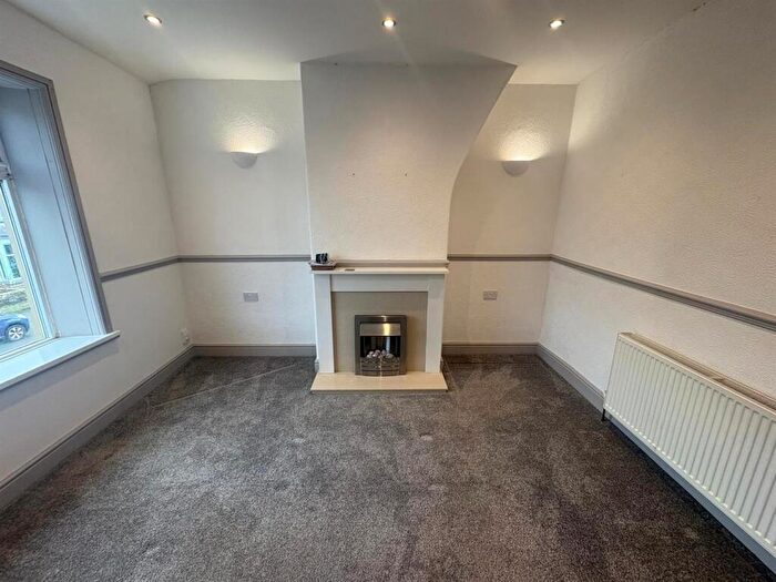 1 Bedroom Flat To Rent In Queen Street, Burnley, BB10