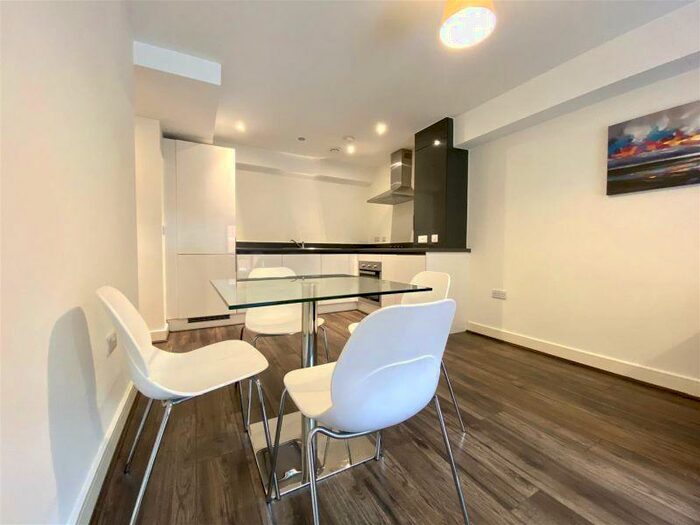 2 Bedroom Flat To Rent In Cotton House, Fabrick Square, Lombard Street, Digbeth, B12