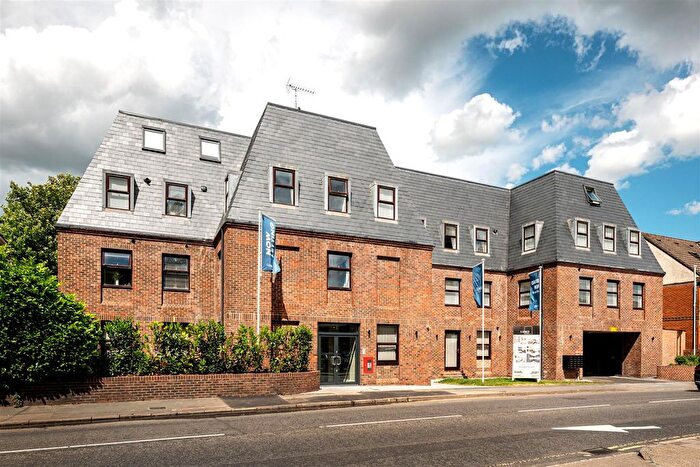 1 Bedroom Flat To Rent In - London Road, High Wycombe, HP11