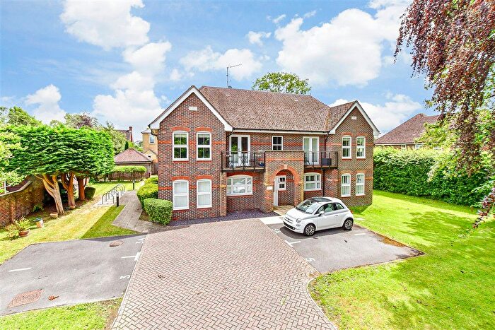 2 Bedroom Flat For Sale In Brookmead Way, Havant, Hampshire, PO9