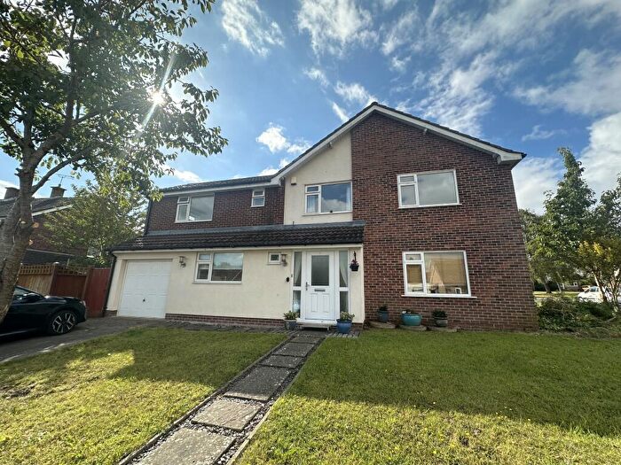 4 Bedroom Semi-Detached House To Rent In Seymour Road, Street, Somerset, BA16