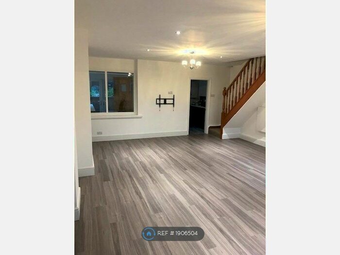 3 Bedroom Terraced House To Rent In The Parade, Sheffield, S12