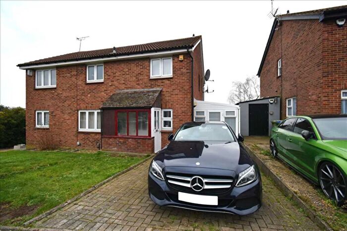 2 Bedroom House To Rent In Wyatt Road, Dartford, DA1