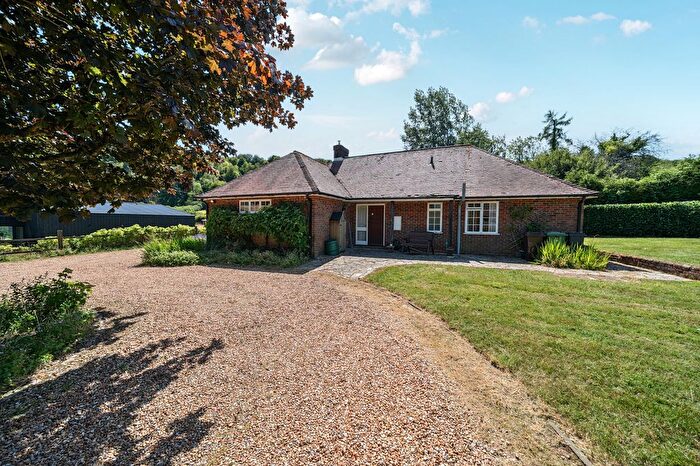 3 Bedroom Bungalow For Sale In Gracious Street, Selborne, GU34