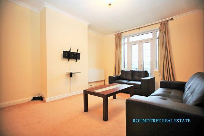 2 Bedroom Flat To Rent In Clive Lodge, Shirehall Lane, Hendon, NW4