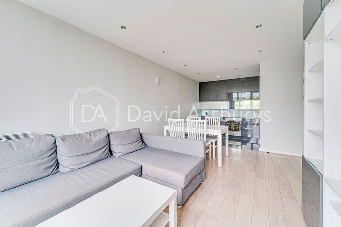 1 Bedroom Flat To Rent In New River Avenue, Hornsey, London, N8