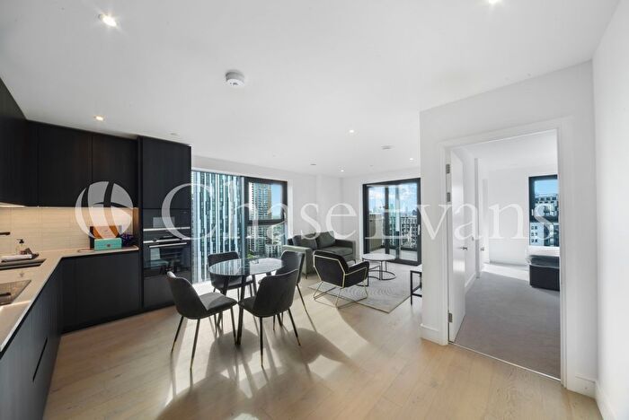 2 Bedroom Flat To Rent In Hawksbury Heights, Park And Sayer, Hewson Way, Elephant And Castle, London, SE17