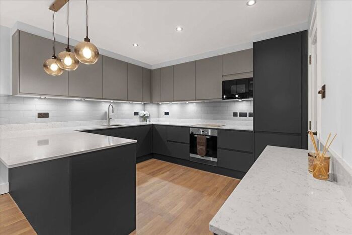 2 Bedroom Flat To Rent In The Baynards, Chepstow Place, London, W2