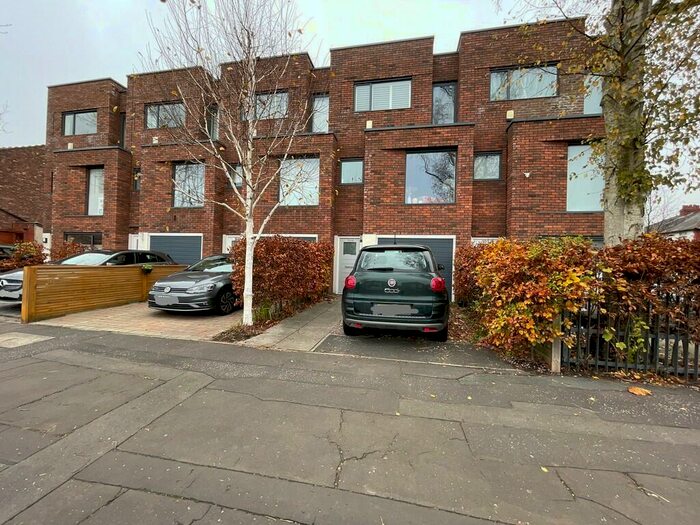 3 Bedroom Town House To Rent In School Lane, Didsbury, M20
