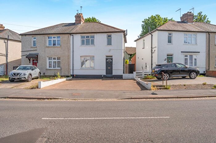 3 Bedroom Semi Detached House For Sale In Camp Road, St. Albans, Hertfordshire, AL1