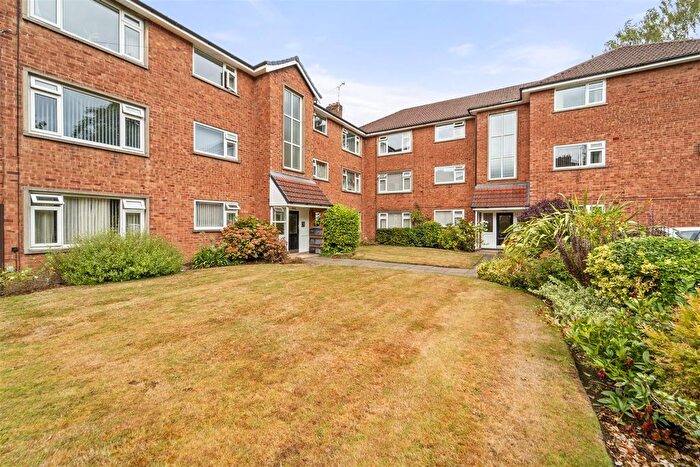 1 Bedroom Flat For Sale In Ashton Court, Moss Lane, Sale, M33
