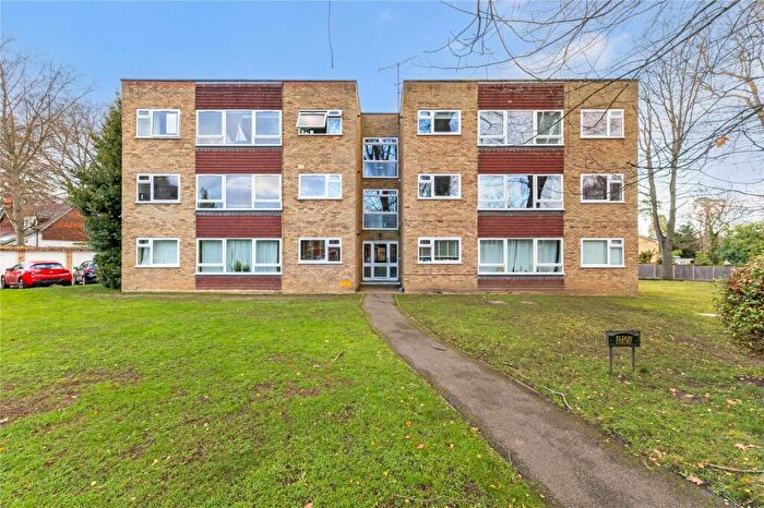 2 Bedroom Flat To Rent In St. Georges Avenue, Weybridge, Surrey, KT13