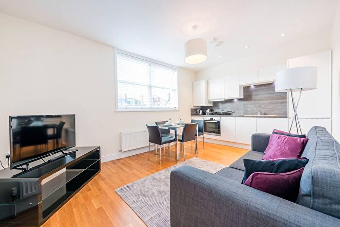 1 Bedroom Flat To Rent In Hamlet Gardens, Ravenscourt Park, London, W6