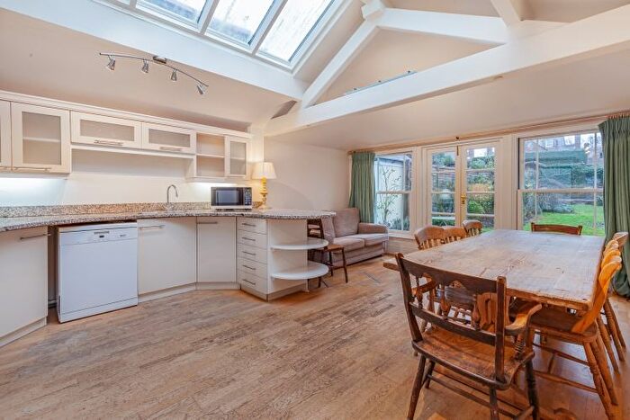 3 Bedroom Terraced House To Rent In Hayfield Road, Oxford, OX2