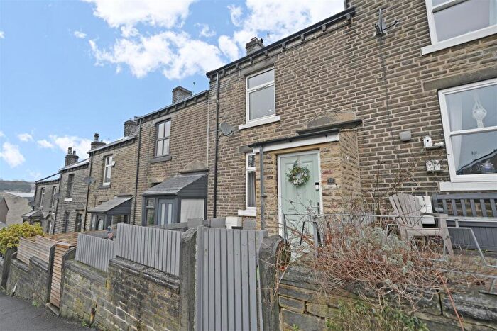 3 Bedroom Terraced House For Sale In Hullen Edge Lane, Greetland, HX4