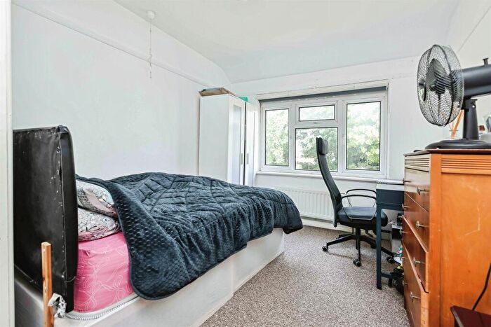 3 Bedroom Semi Detached House For Sale In Court Farm Road, Birmingham, B23
