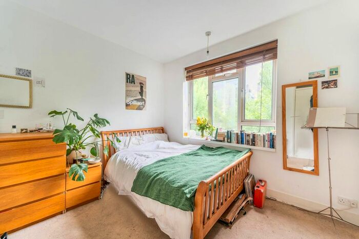 3 Bedroom Flat To Rent In St Marys Square, Little Venice, London, W2