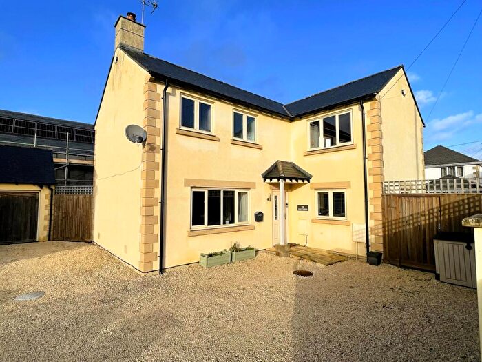 4 Bedroom Detached House For Sale In The Leaze, South Cerney, Cirencester, Gloucestershire, GL7