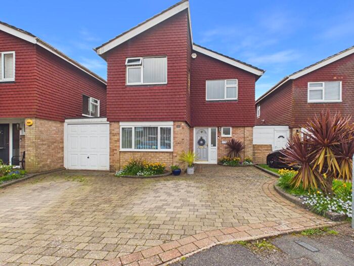 4 Bedroom Detached House For Sale In Highfield Road, Flackwell Heath, High Wycombe, HP10
