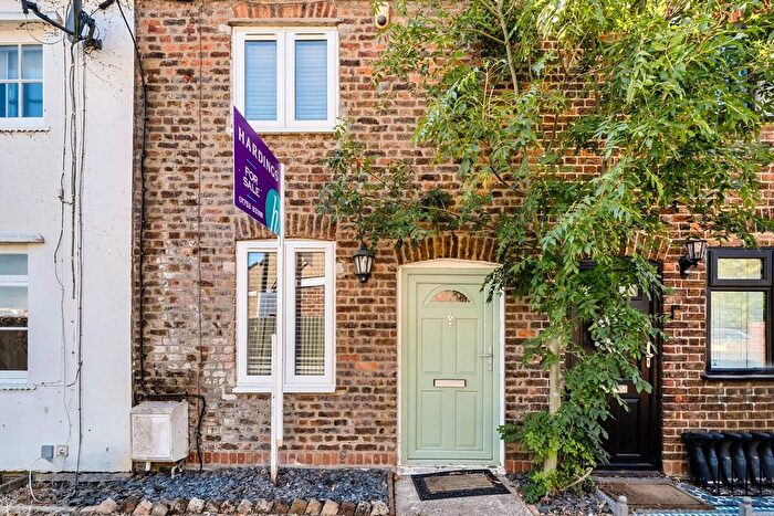 2 Bedroom Terraced House For Sale In Maidenhead Road, Windsor, SL4