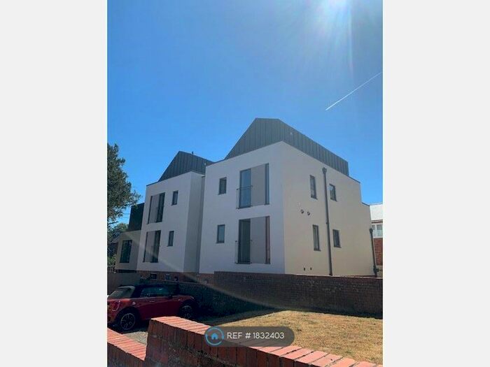 2 Bedroom Flat To Rent In Verney Close, Buckingham, MK18