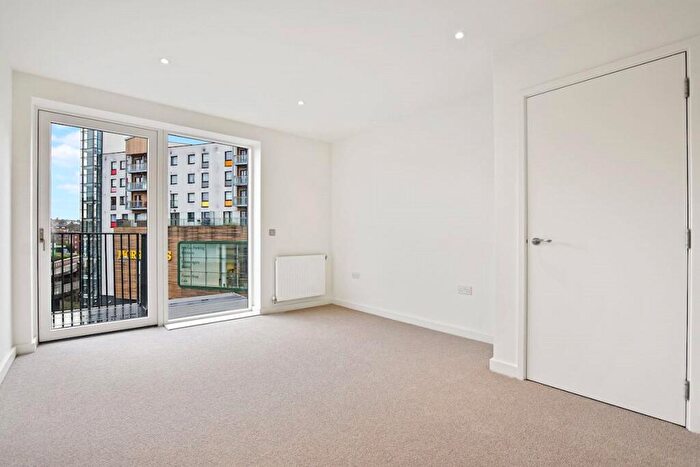 2 Bedroom Apartment To Rent In - Pinner Road, Harrow, HA1