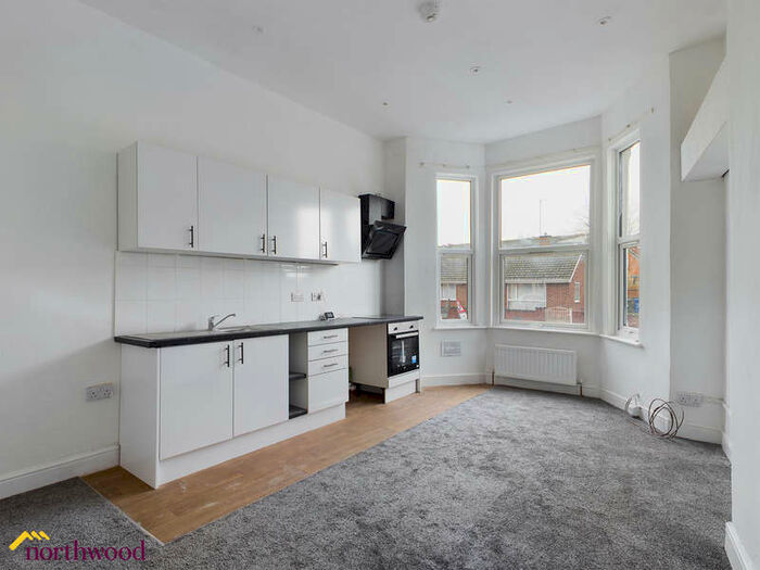 1 Bedroom Flat To Rent In Middleton Road, Banbury, OX16