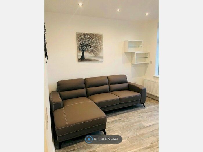 1 Bedroom Flat To Rent In High Road, London, N17