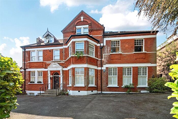 3 Bedroom Flat For Sale In Oaklands Road, Bromley, BR1
